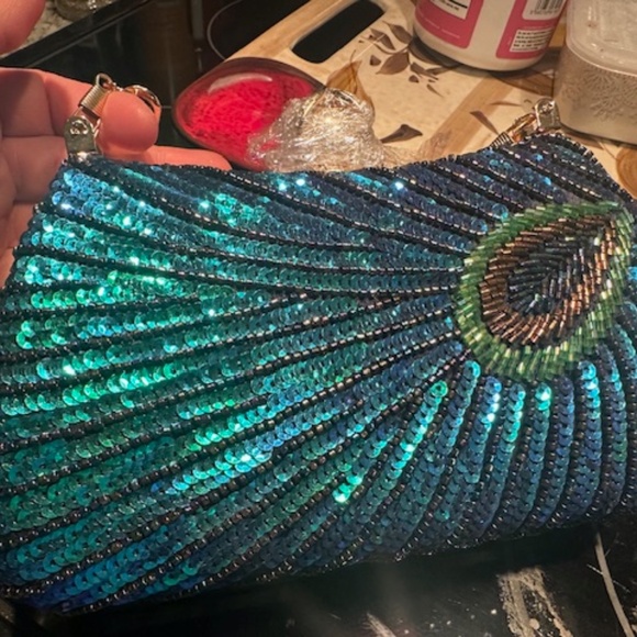 Stunning BRAND NEW NEVER USED Peacock Sequin Cocktail Purse! - Picture 16 of 16